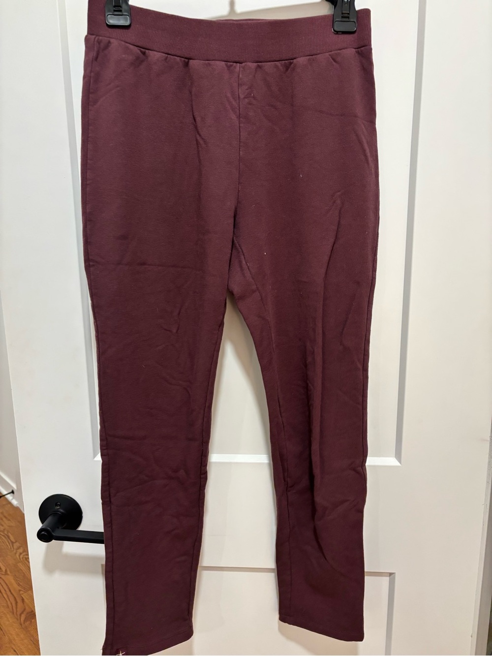 Barefoot Dreams Women's Jogger Pants in Burgundy Plum